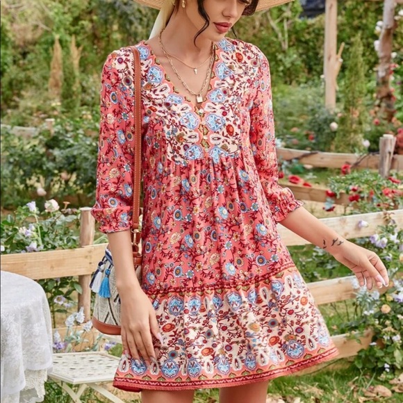 Dresses & Skirts - Boho floral print v neck dress